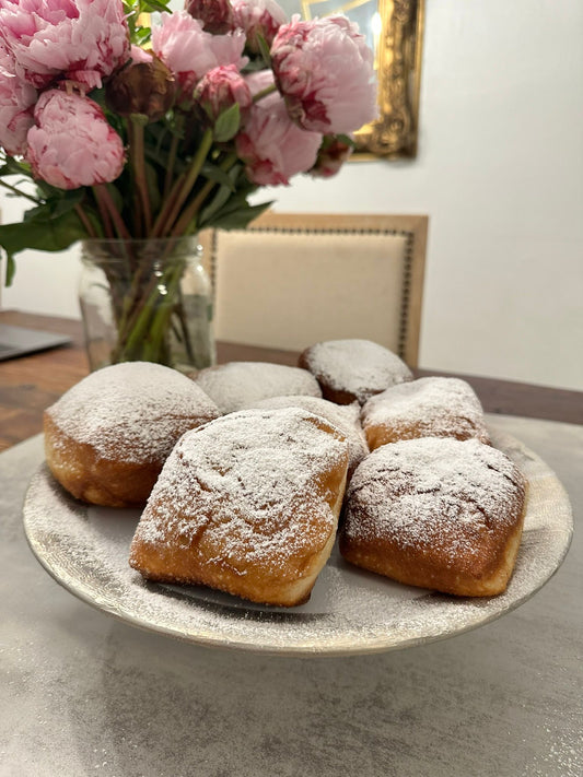 Fluffy thangzong Beignets (sufganyiot)